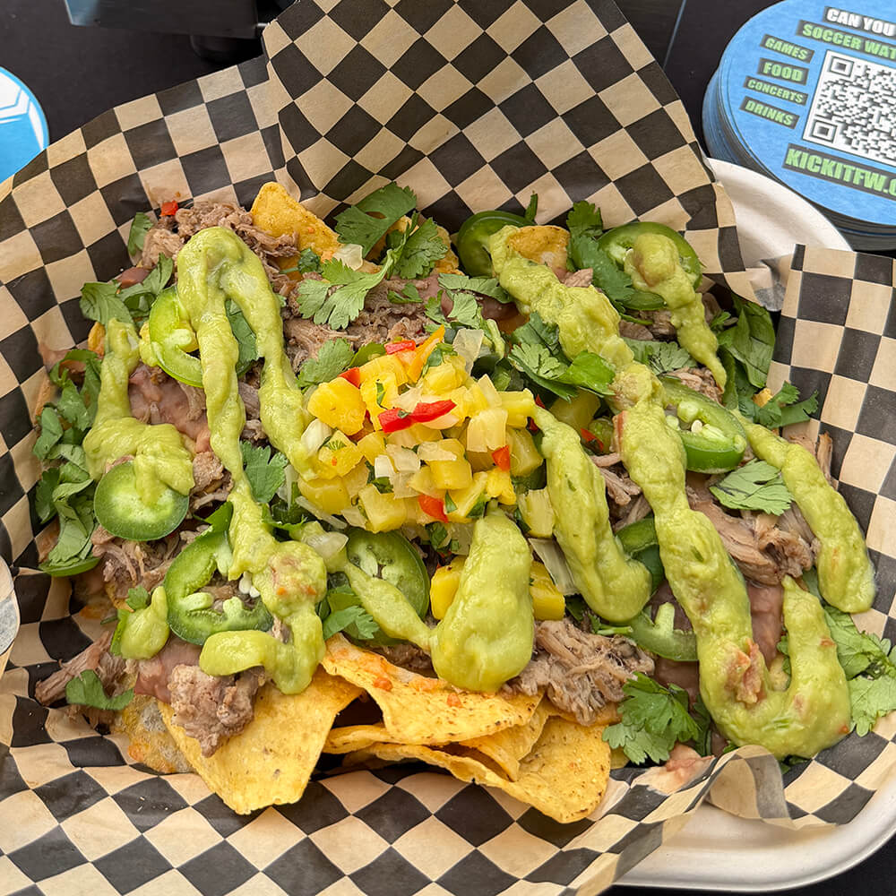 Jerk pork nachos